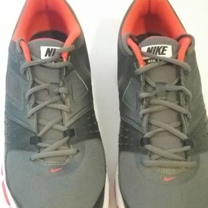Nike 631276-001 Air One TR  Mens sz13